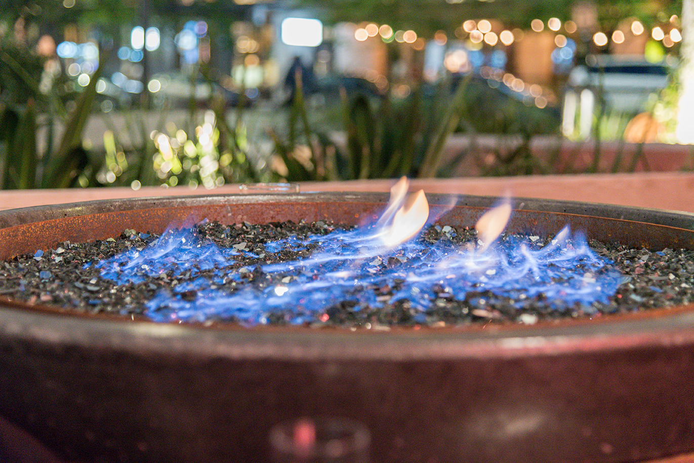 Outdoor living firepit